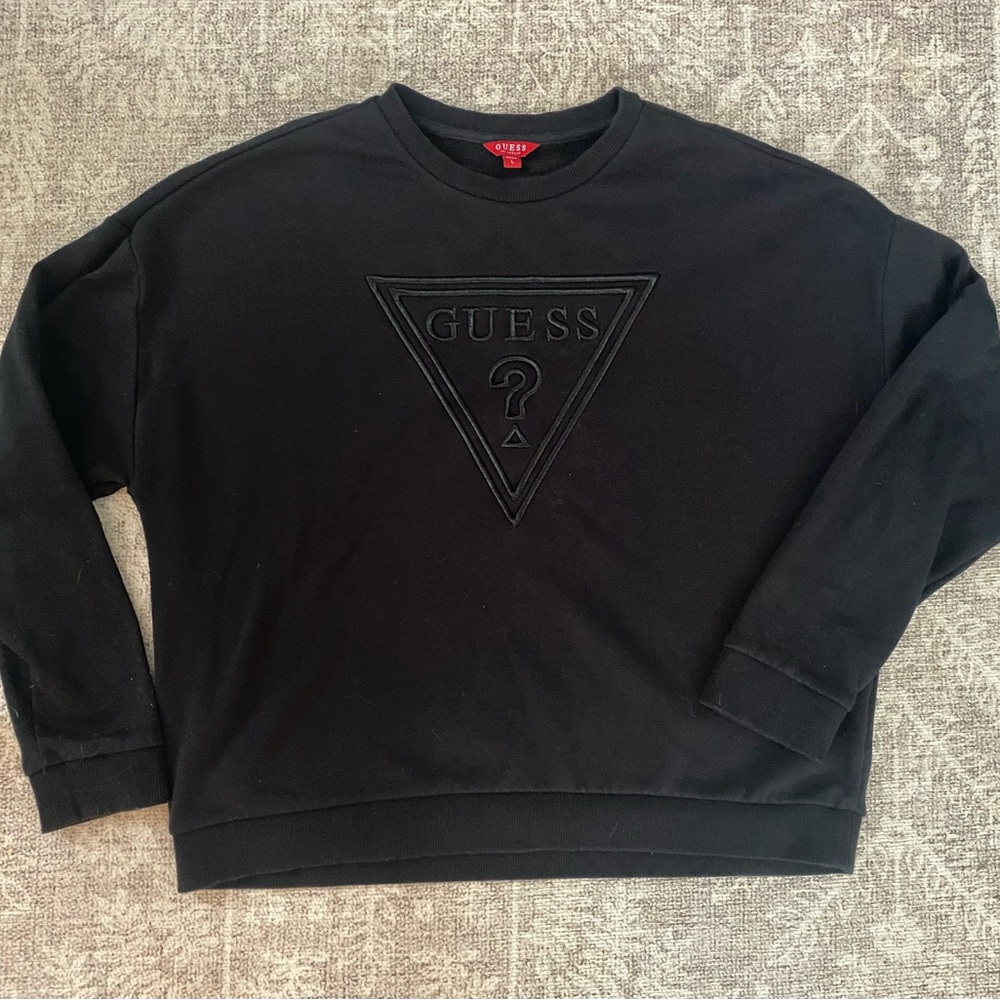 Women’s Guess Embroidered Triangle Crewneck Sweater in Jet Black Sz L